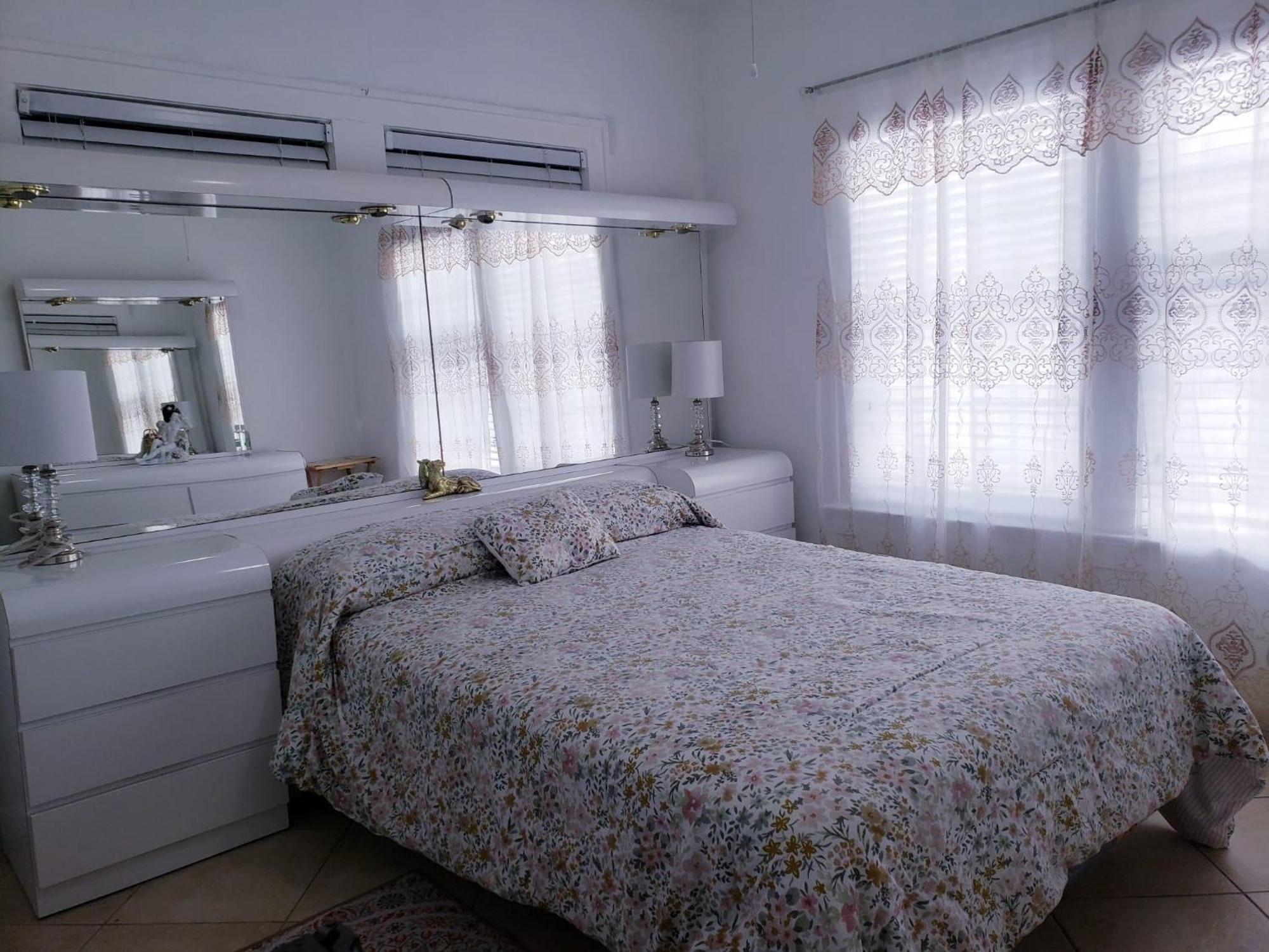 B1 Best Value On Private Bedroom With Private Bathroom In Little Havana, Miami Exterior foto